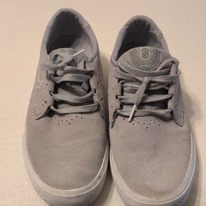 Nike SB Shane O'Neil Light Grey Classic Signature Shoe